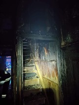 Pożar domu w Rogoźnie. W budynku mieszkała 5-osobowa rodzina