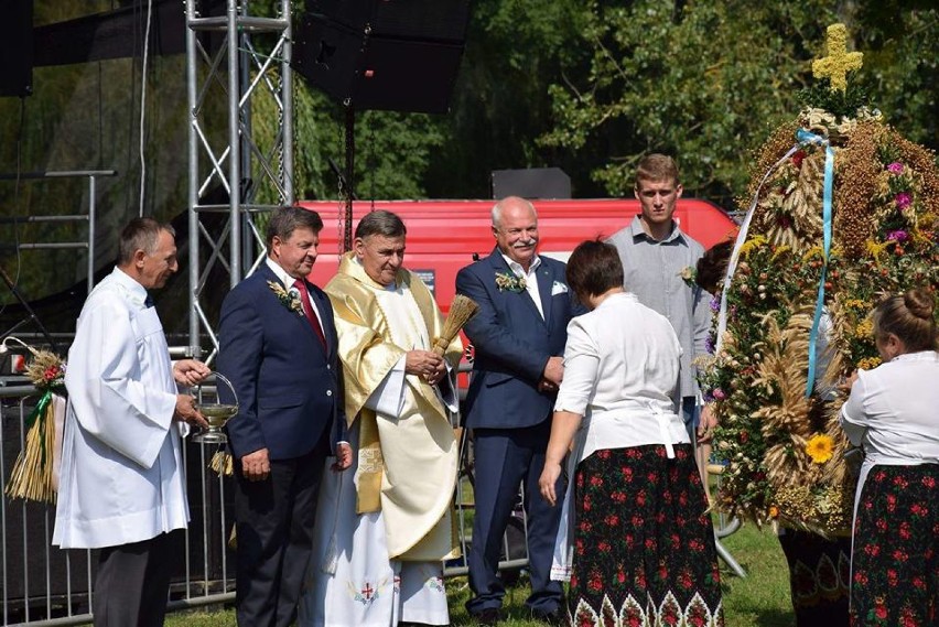 Powiatowe dożynki przyciągnęły tłumy