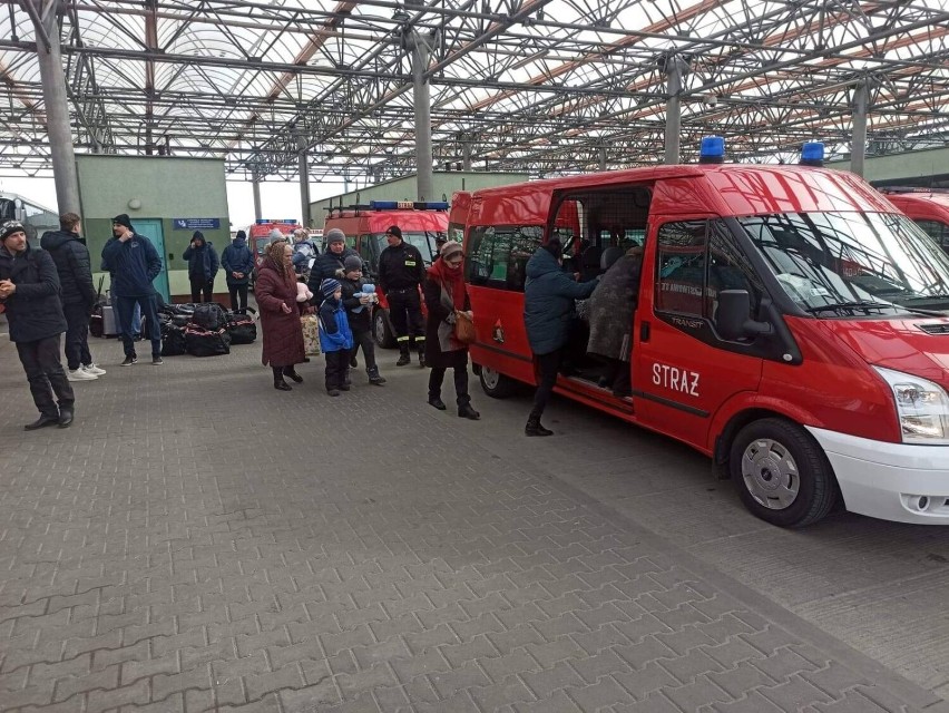 Strażacy z Państwowej Straży Pożarnej w czwartek (10 marca) zostali zadysponowani Mikrobusem Citroen Jumper do miejscowości Tomaszów Lubelski, gdzie ich zadaniem było dowożenie uchodźców z przejścia granicznego  do punktów recepcyjnych