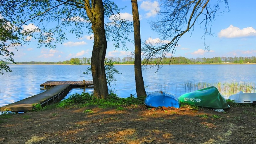 * Za to ci, którzy planują urlopy nad jeziorami, mogą...