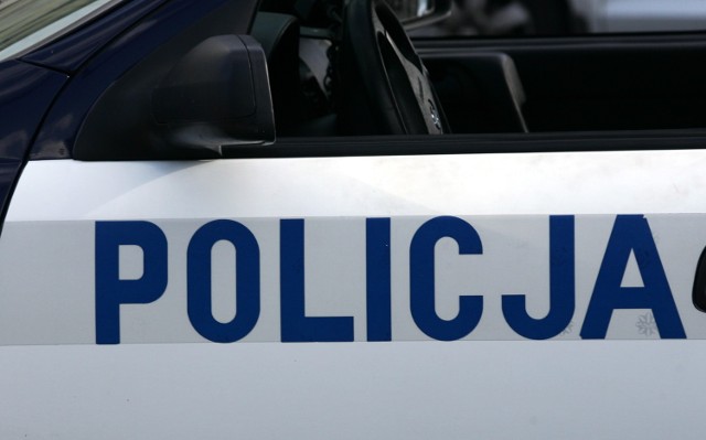 Policjanci z Białej Podlaskiej ostrzegają przed złodziejami, którzy okradają w domach osoby starsze.