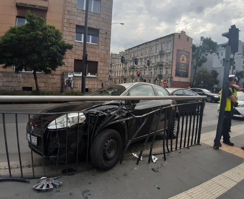 Do groźnego wypadku doszło wieczorem na al. Kościuszki (przy...