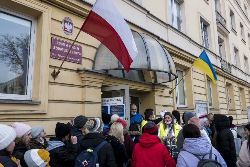 Uchodźcy z Ukrainy w Warszawie. Miasto wydało z własnego budżetu 51 milionów na pomoc ukraińskim uchodźcom 