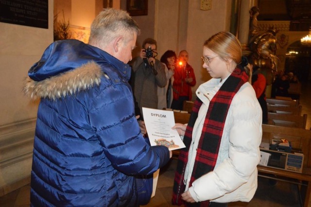 W najstarszej kategorii wiekowej - szkół ponadpodstawowych - przyznano jedynie pierwszą nagrodę. Otrzymała ją praca Zuzanny Kowalik (na zdjęciu) z pijarskiego LO