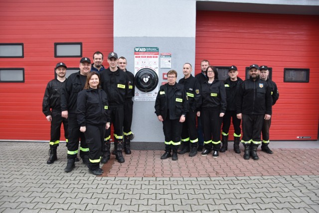 Strażacy z Grąblewa zaprosili na szkolenie z obsługi AED. Wszystko po to, by skutecznie ratować życie