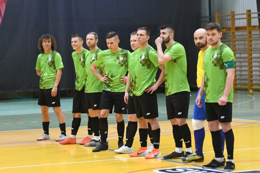 Drugoligowi futsalowcy Mundialu Żary zagrali pierwszy mecz przed własną publicznością. Niestety po ambitnej walce przegrali ze Śląskiem