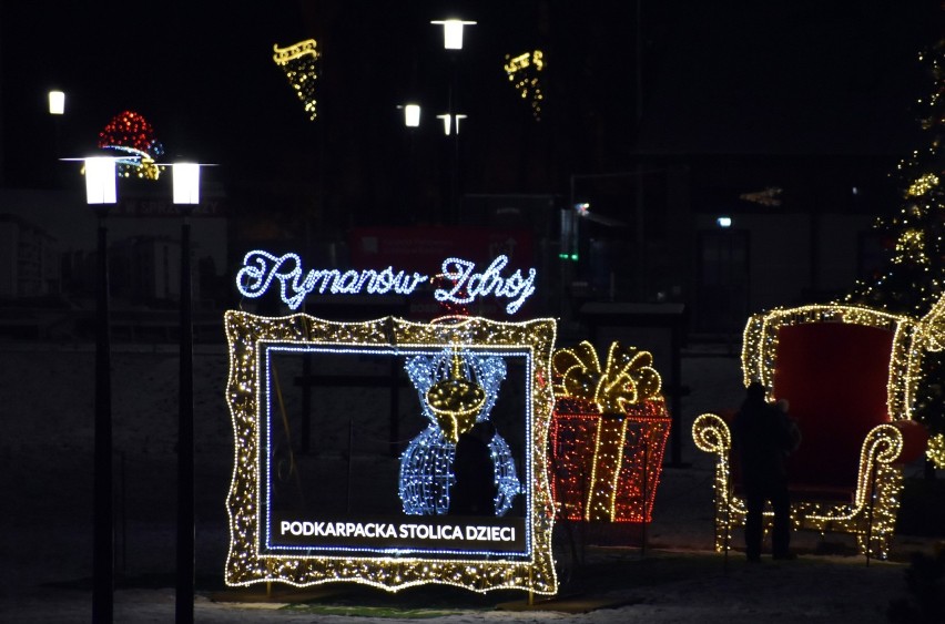 Świąteczne dekoracje w Podkarpackiej Stolicy Dzieci -  Rymanowie-Zdroju [ZDJĘCIA]