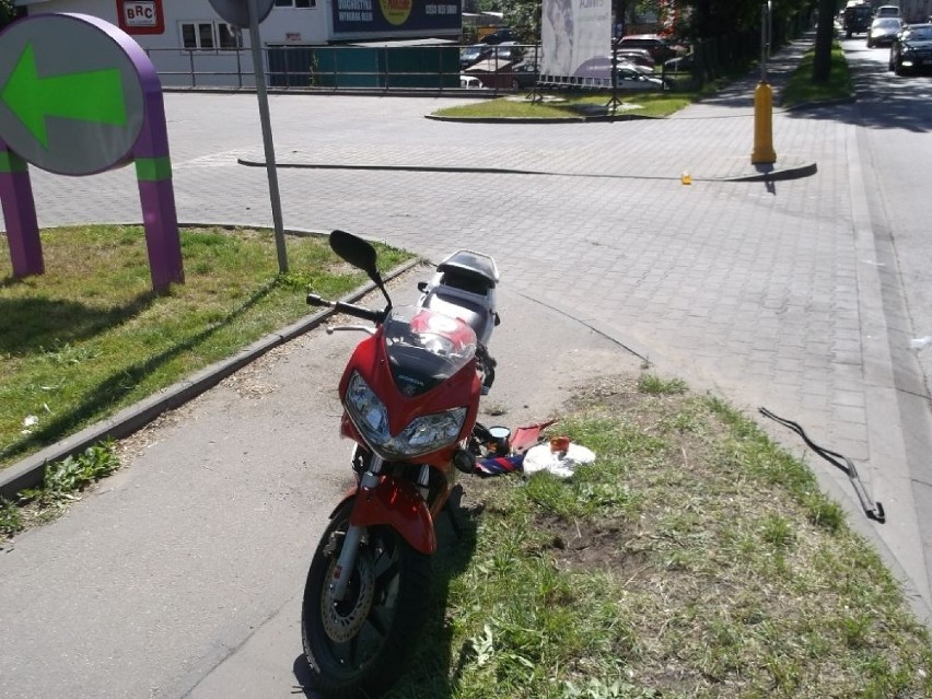Wypadek na Krakowskiej. Motocyklista zderzył się z samochodem (FOTO)