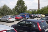 Nikt nie pilnuje porządku na parkingu przy Bolko w Opolu