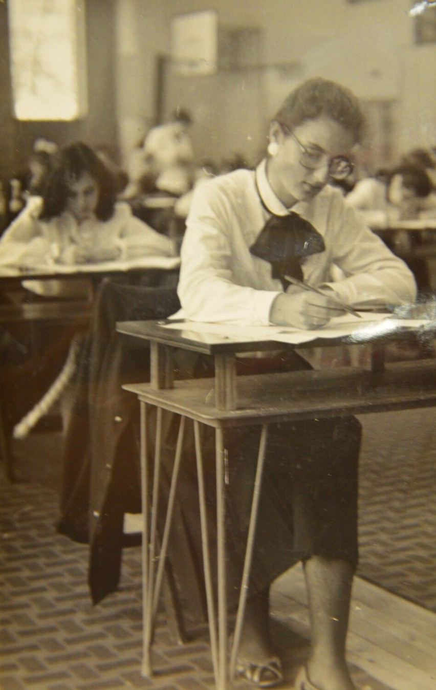 Matura na archiwalnych zdjęciach. Tak przed laty wyglądal egzamin dojrzałości w nowodworskich szkołach