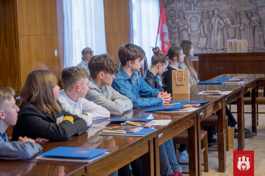 Pierwsze posiedzenie nowej kadencji młodzieżowych radnych ze Zgierza
