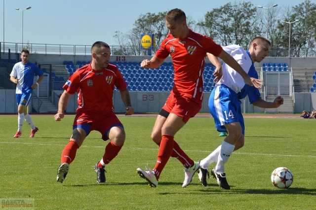 W meczu klasy okręgowej Włocłavia pokonała Szubiniankę Szubin 4:2. Do przerwy był remis - 1:1.

GOL 94 - Przemysław Wesołek z karnego 4:2
GOL 89 - Paweł Komorowski z karnego. Faulowany był Śmigiel 4:1
GOL 79 - 3:1 Lucjan Jaroszewski
GOL 73 - Bartosz Śmigiel 2:1
GOL 11 - Paweł Behlke 1:1
GOL 6 - 0:1 Jakub Wiśniewski 



