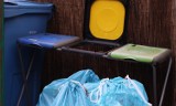 Problem ze śmieciami w Chmielnie? Są sygnały, że za rzadko je wywożą