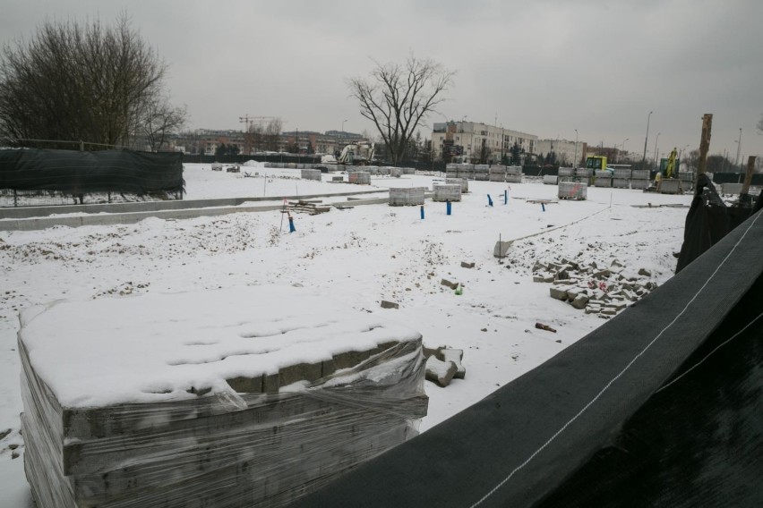 Parking w Małym Płaszowie miał być gotowy do końca stycznia....