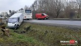 Jurków. Wypadek w Jurkowie, na DK75 zderzyły się dwa samochody osobowe, dwie osoby ranne [ZDJĘCIA]