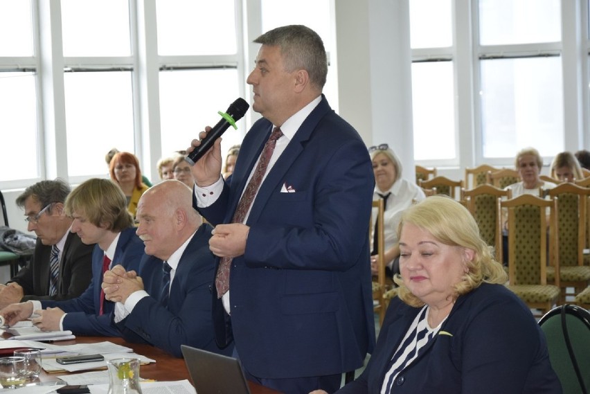 Zakończyła się kolejna sesja Rady Miasta Skierniewice. Jedną...