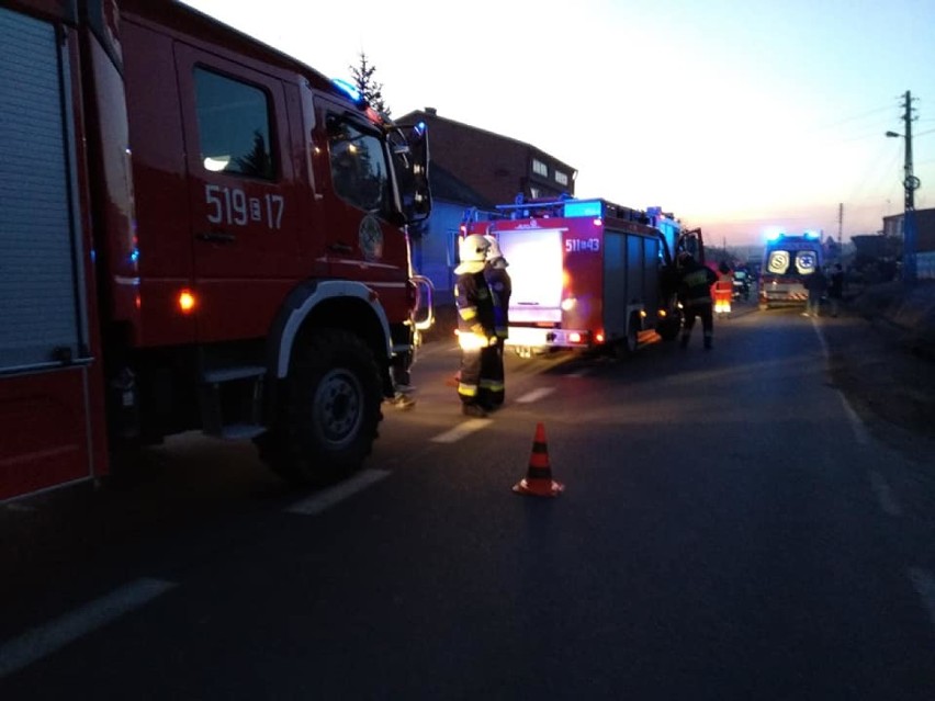 Gmina Ładzice: Wypadek na DK 42 w Woli Jedlińskiej. Zderzenie samochodu z motocyklem