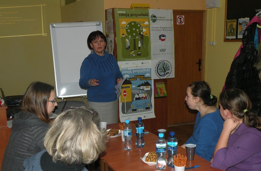 Rozpoczęła się seria spotkań edukacyjnych o finansach w Kamyku