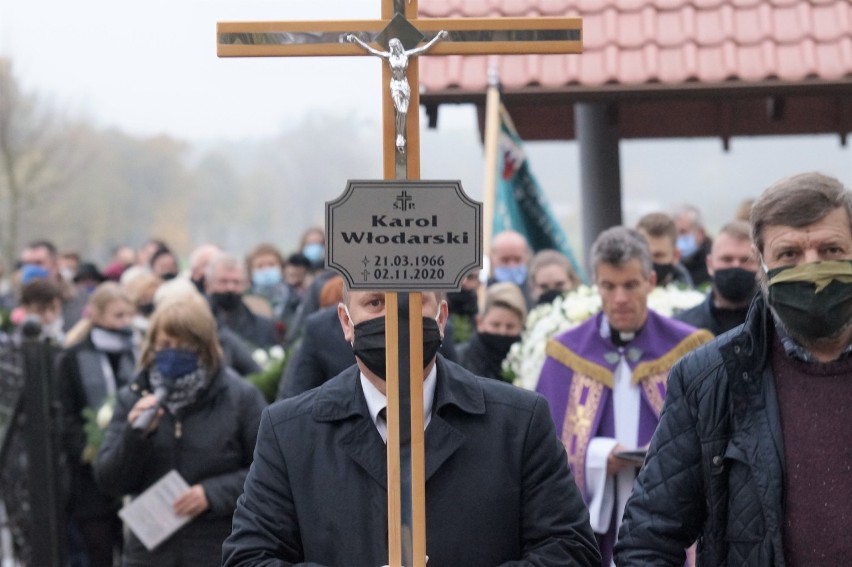 Na cmentarzu w Gniewkowie odbyła się uroczystość pogrzebowa...