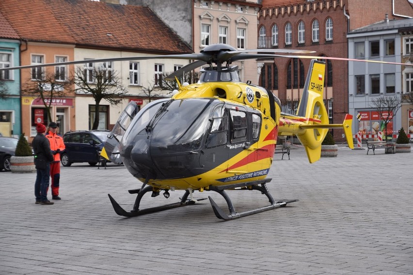 Września: Helikopter wylądował na rynku – jaka była przyczyna lądowania?