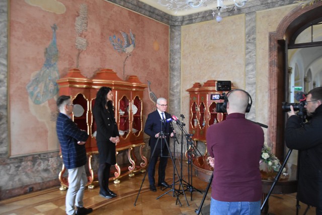 W czwartek, 25 stycznia na Zamku Książ zaprezentowano dwie odrestaurowane gabloty