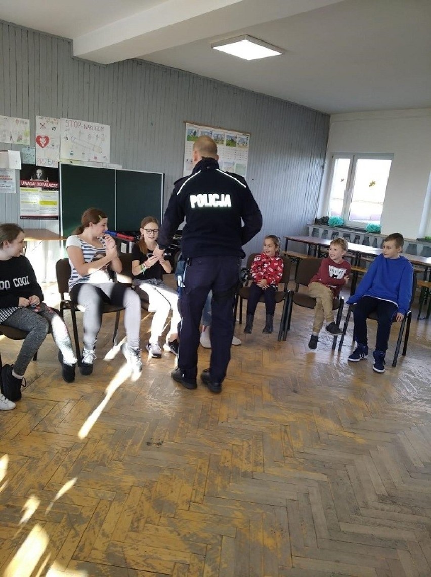 Policja była w Szkole Podstawowej w Dobrzanach!