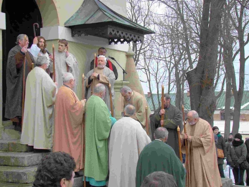 Dzisiaj Wielki Czwartek. W Kalwarii Zebrzydowskiej obchodzony wyjątkowo [ZDJĘCIA]