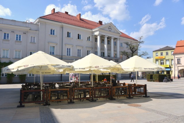 Na kieleckim Rynku  rozpoczął się sezon na ogródki gastronomiczne.