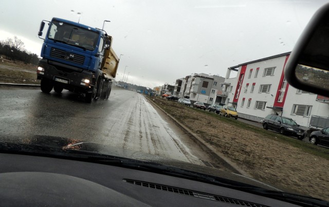 Na razie mieszkańcy nie mają łatwej drogi do swoich domów. Wiele zmieni się w tym roku, gdy oddane do użytku zostaną nowe odcinki ulic