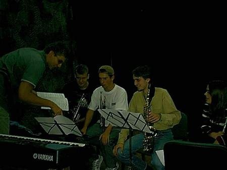 Młodzi muzycy podczas próby w Szamocińskim Ośrodku Kultury.