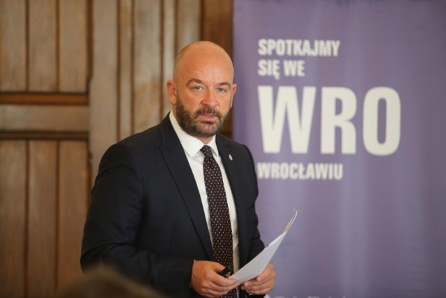 Prezydent Wrocławia Jacek Sutryk powołał kolejny zespół ds. reformy Rad Osiedli. Radni miejscy podkreślają, że w temacie osiedli duży problem jest choćby z funkcjonowanie funduszu osiedlowego.