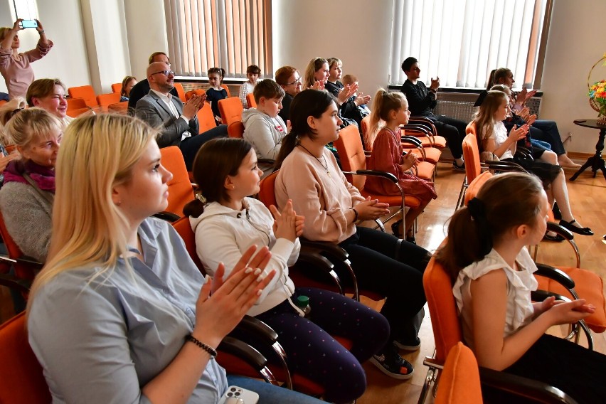 W Państwowej Szkole Muzycznej I stopnia im. Mazurka Dąbrowskiego w Kościerzynie odbył się koncert dla obywateli Ukrainy