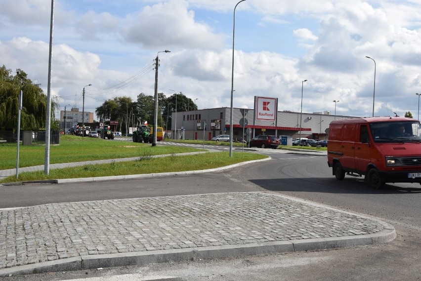 Rolnicy protestowali w Wieluniu przeciwko "piątce dla...