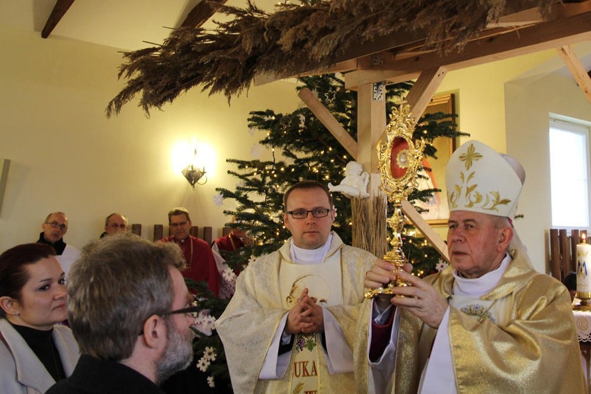 Kaliska parafia błogosławionego Jana Pawła II otrzymała relikwie swojego patrona. ZDJĘCIA
