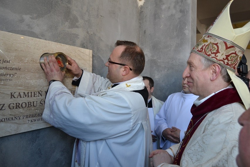 W Starogardzie otwarto kościół pw. Miłosierdzia Bożego. Biskup wmurował kamień węgielny FOTO i FILM
