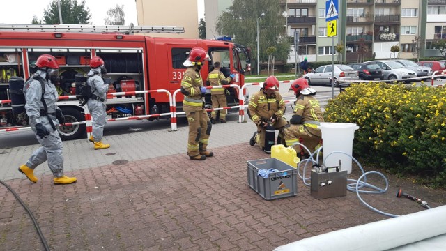 Ćwiczenia straży pożarnej na basenie w Piotrkowie, 26.09.2022