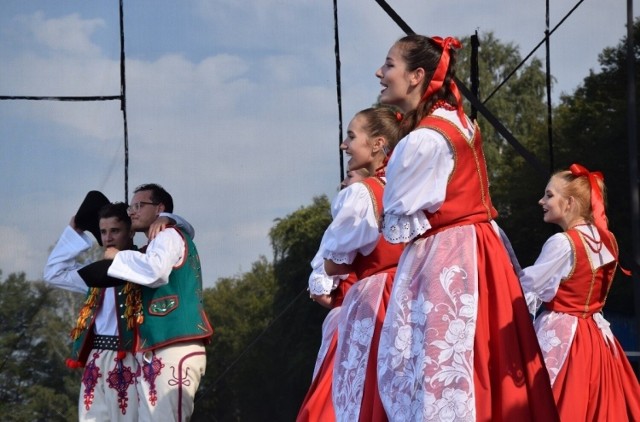 Zespół Pieśni i Tańca "Rzgowianie" jest jedynym zespołem folklorystycznym działającym w gminie Rzgów.