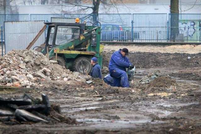 Tak aktualnie wygląda teren przyszłego Miasteczka Ruchu ...