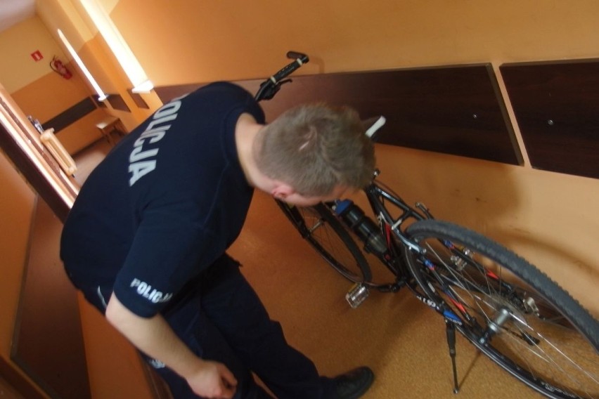 Ukradł ze sklepu dwa rowery o wartości prawie 3 tys. zł. Policja namierzyła go na Rąbinie 