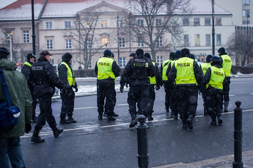 Protest frankowiczów, Warszawa. Czarna procesja oszukanych...