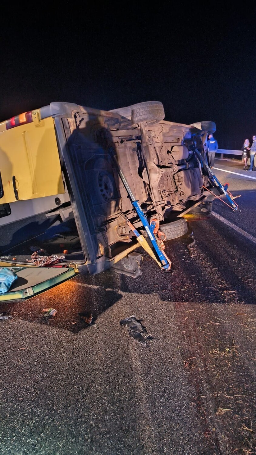 Wypadek z udziałem busa  na autostradzie A4 koło Tarnowa,...