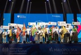 XXX Ogólnopolska Olimpiada Młodzieży uroczyście otwarta w Zakopanem. Ceremonia wzorowana na igrzyskach olimpijskich