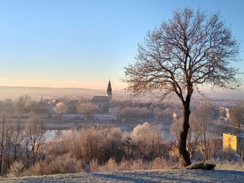 Zachody słońca i zimowe widoki w naszym mieście. Piękne zdjęcia mieszkańca Krosna Odrzańskiego!