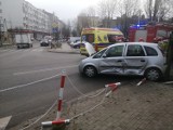 Wypadek w Piotrkowie na skrzyżowaniu Sienkiewicza i Piastowskiej, 29.03.2021 [ZDJĘCIA]