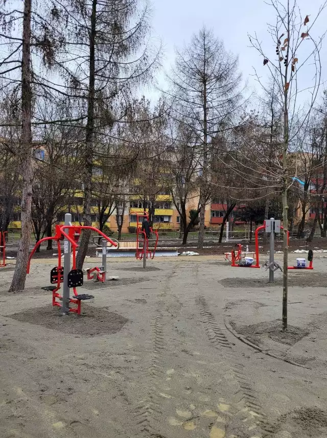 Park Kurdwanów obejmuje obszar od ulicy Turniejowej do ulicy Halszki.