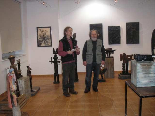Mieści się przy Uniwersytecie Ludowym Rzemiosła Artystycznego w Woli Sękowej koło Sanoka. W Galerii wystawiali swe prace tacy artyści jak: B. Florek - tkanina, P.Woroniec - rzeźba, R. Kryński - rysunek, P. Wójtowicz - malarstwo, Bracia W i M. Pażuchowie -