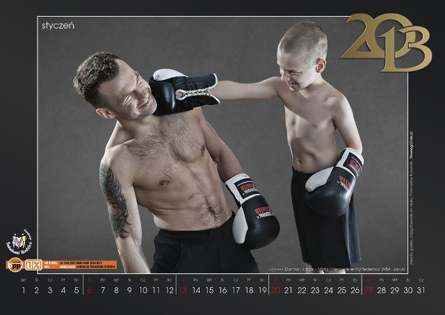 Bokser Damian Jonak z Kubusiem pojawiają się na styczniowej karcie kalendarza