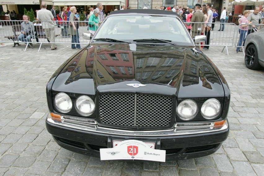 Bentley'e i rolls-royce w Rynku (ZDJĘCIA)