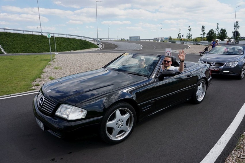 Cabrio Poland 2017: Rajd Pełen Tajemnic dotarł do Poznania [ZDJĘCIA]