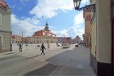 Rynek w Rawiczu ma swój swój regulamin. Zawiera wykaz rzeczy, których nie wolno robić na zrewitalizowanym rynku